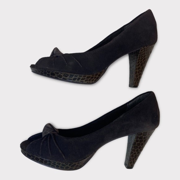 Yellow Box Amanda S. Peep Toe Pump - Brown Suede - Size 6.5M - Picture 10 of 15